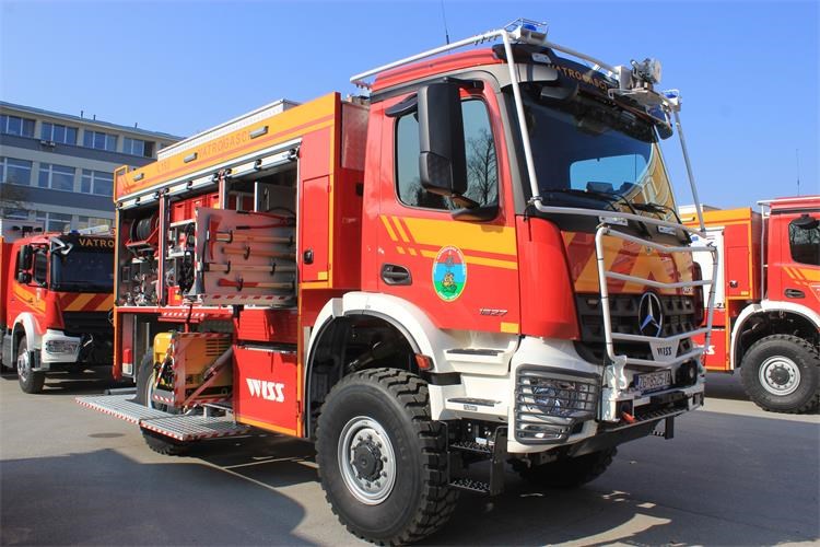 Slika Isporuka vatrogasnih vozila